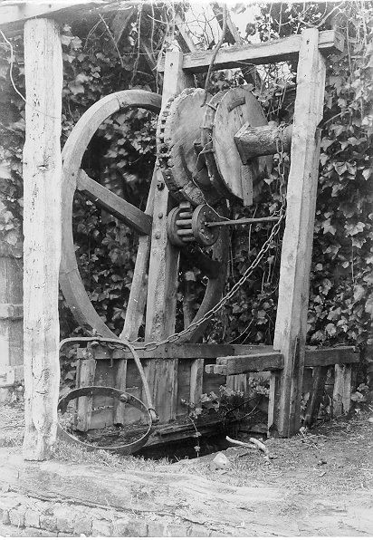 Cowper's well_bk679