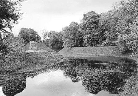inner-ditch-east_bk1076_1