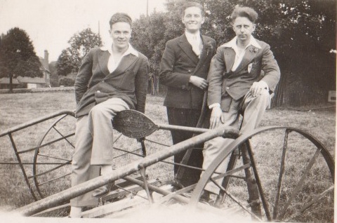 Les Rollitt in the middle