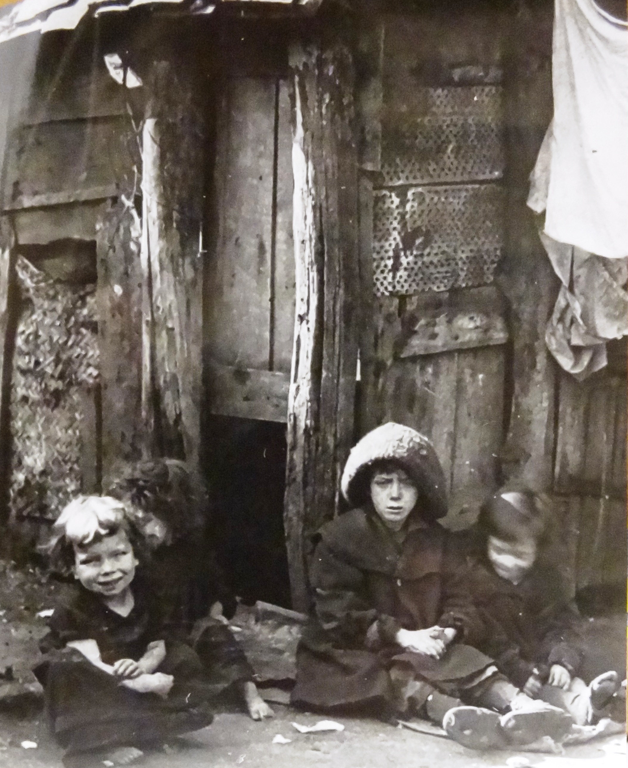 Red Lion Yard urchins2_bk5141