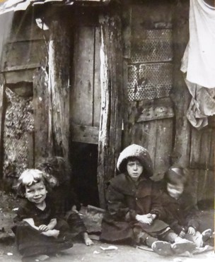 Red Lion Yard urchins2_bk5141